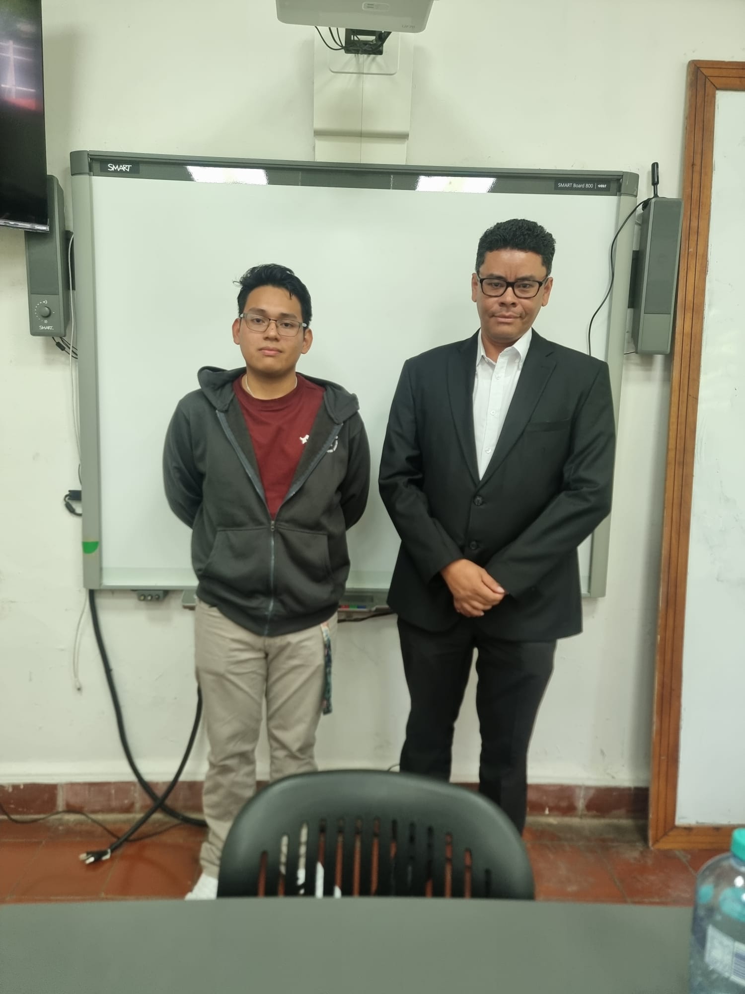 Bryan Lorenzo con el Prof. Dr. Alexis Chacón